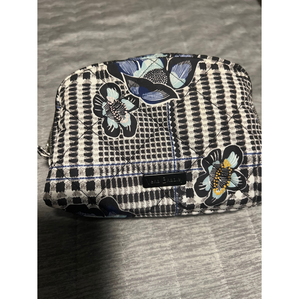 Vera Bradley, User: None Vera Bradley in Black - Picture 3 of 4